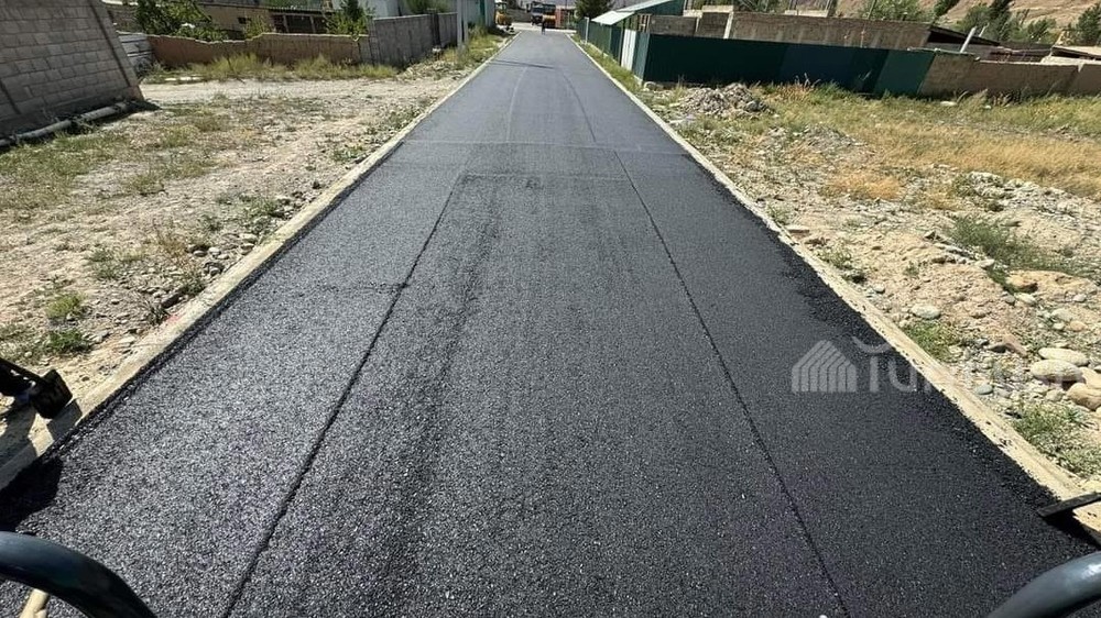 Нарын шаарында жолдорду оңдоого жана көрктөндүрүүгө 21 миллион сомдон ашык каражат багытталды