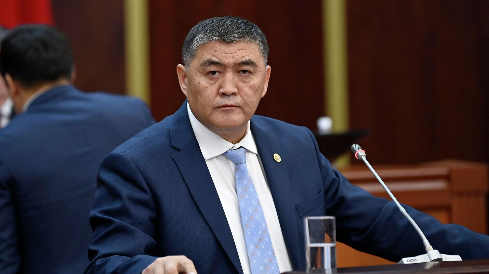Камчыбек Ташиев президенттик шайлоодо катышпайм деп, элден куурун сөздөргө ишенбөөгө чакырды