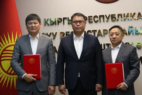 В Кыргызстан планируют поставить первую партию карбамида для поддержки аграриев