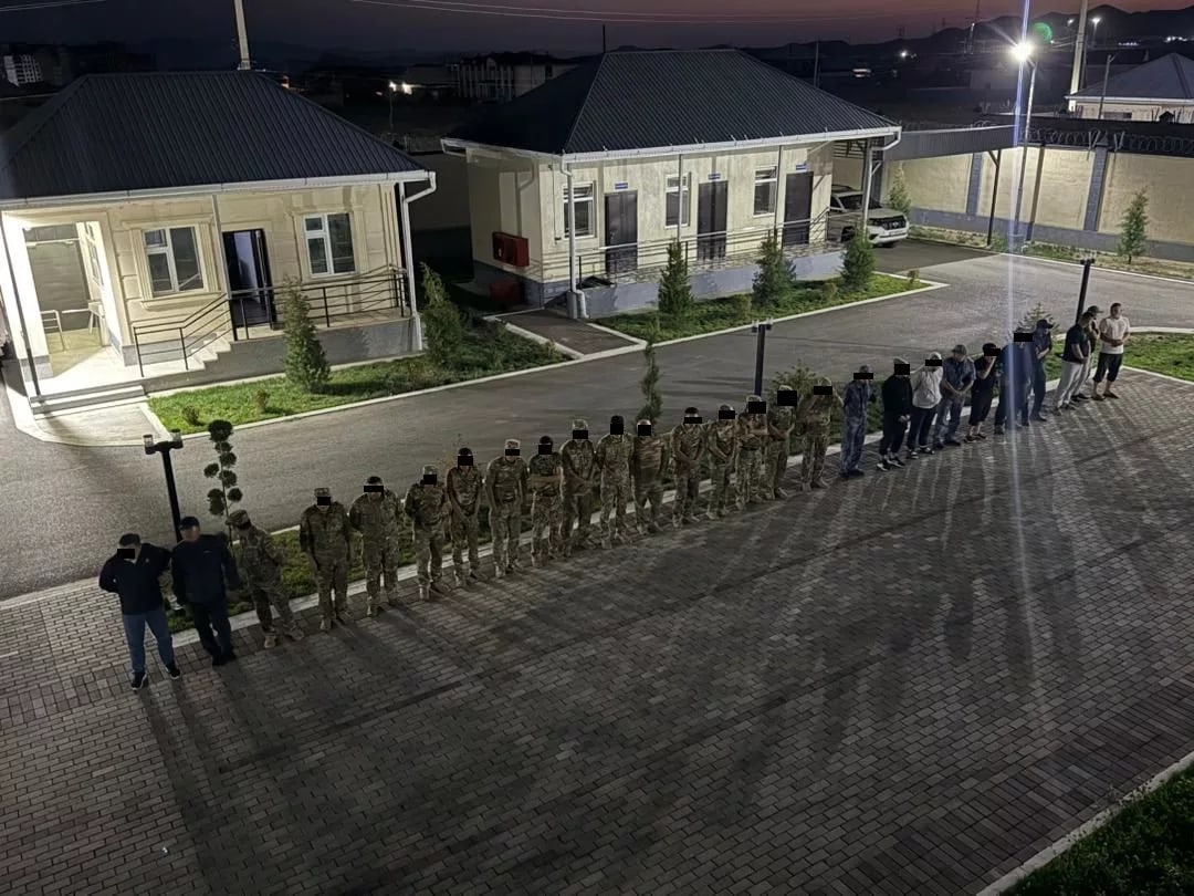 ГКНБ кармалган чек арачылар жана бажы кызматкерлери боюнча маалымат берди