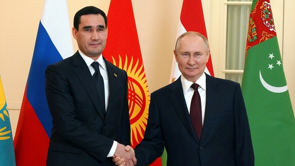 Туркменистанда Садыр Жапаров менен Владимир Путиндин жолугушуусу өттү