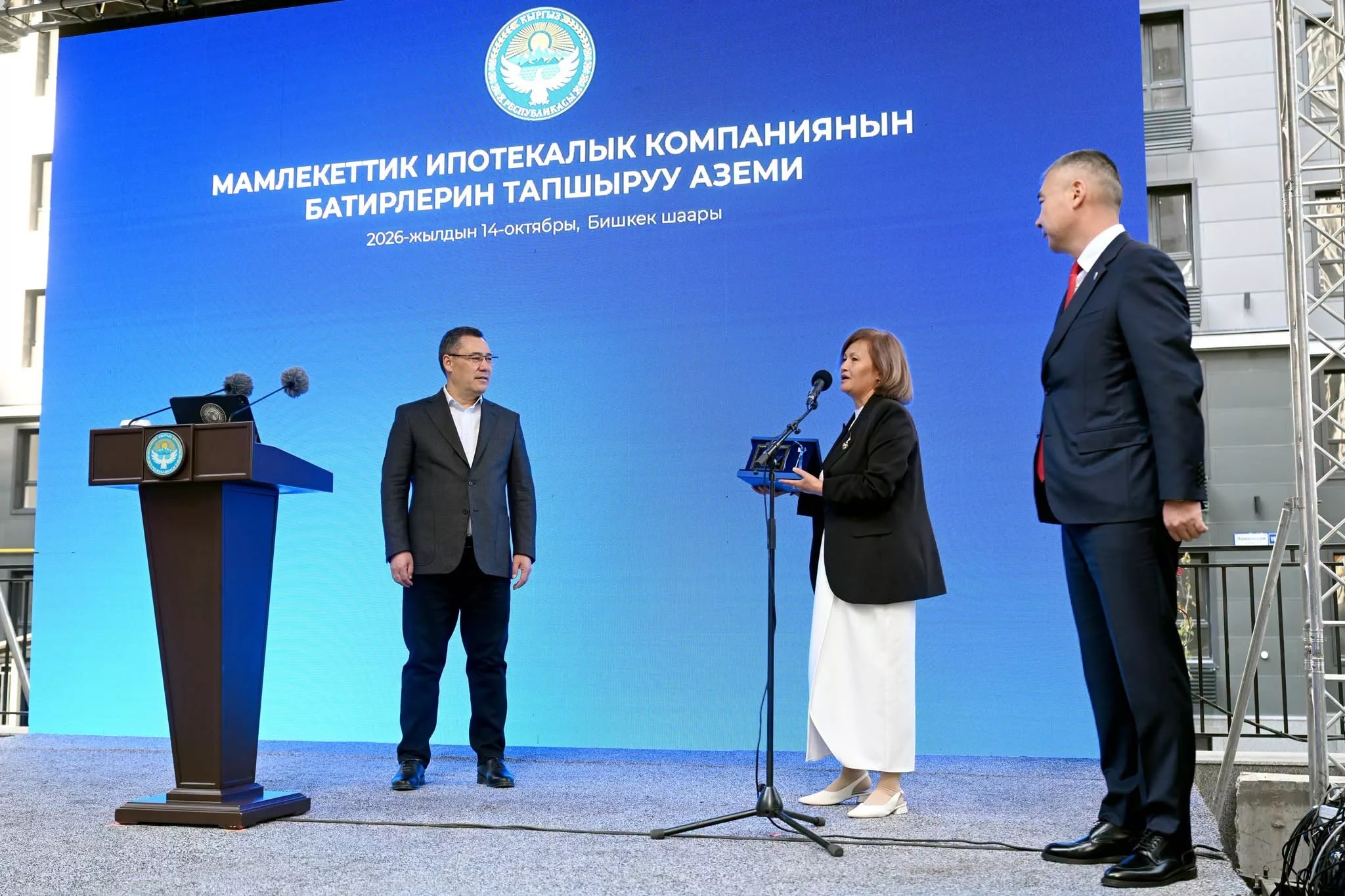 Бишкектеги «Мурас» ЖК’да бир тоугандыдан ашык үй-жайларды алган үй-бүлөлөр