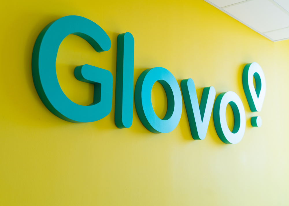 Glovo техникалык мүчүлүштүктү оңдоду: кайталап алынган каражаттар кардарларга кайтарылат