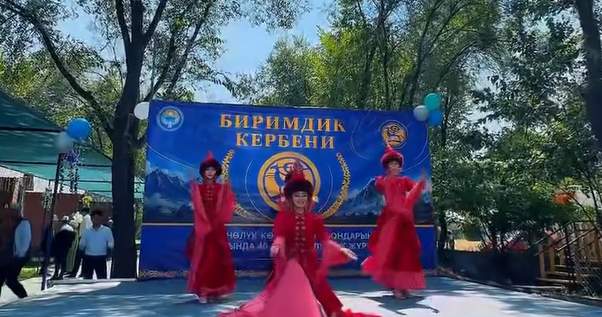 Национальный поход «Караван единства» прошел через Кара-Суу и движется в Узген