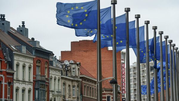 Европа Орусиянын отунунан баш тарткандан кийин АКШга көз каранды болуп калды