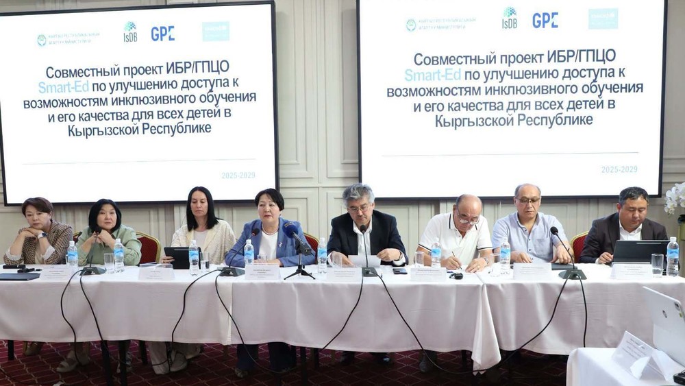 Учебник жаңы муун үчүн улуттук баалуулуктар менен мамлекеттик идеологиянын приоритеттерин камтышы керек, - мамлекеттик катчы