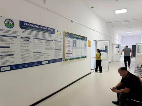 В Кыргызстане разместили стенды об утилизационном сборе на двух таможнях