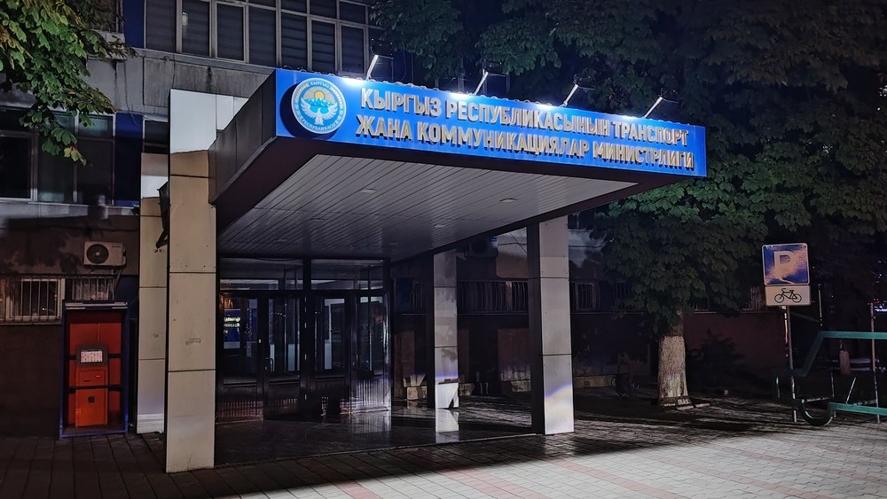 Минтранс выносит на обсуждение схему единых придорожных комплексов для АЗС и зарядных станций