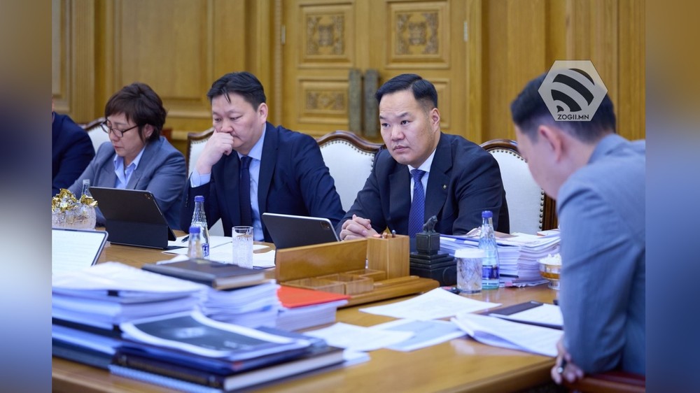 Премьер-министр өндүрүштүк заводдун курулушун тездетүүнү тапшырды