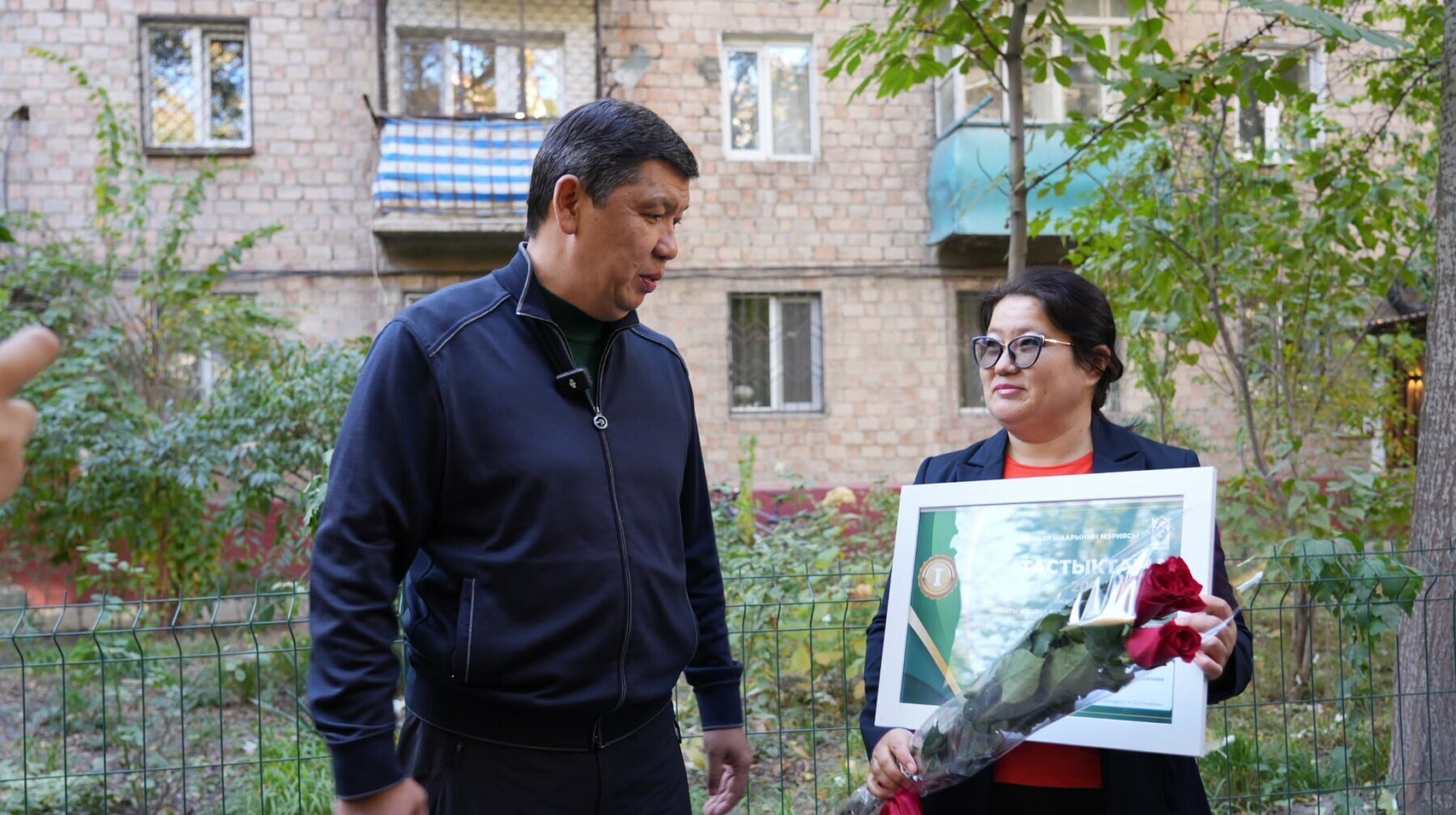Bishkek Mayor congratulates winners of 'Green City' contest and presents certificates