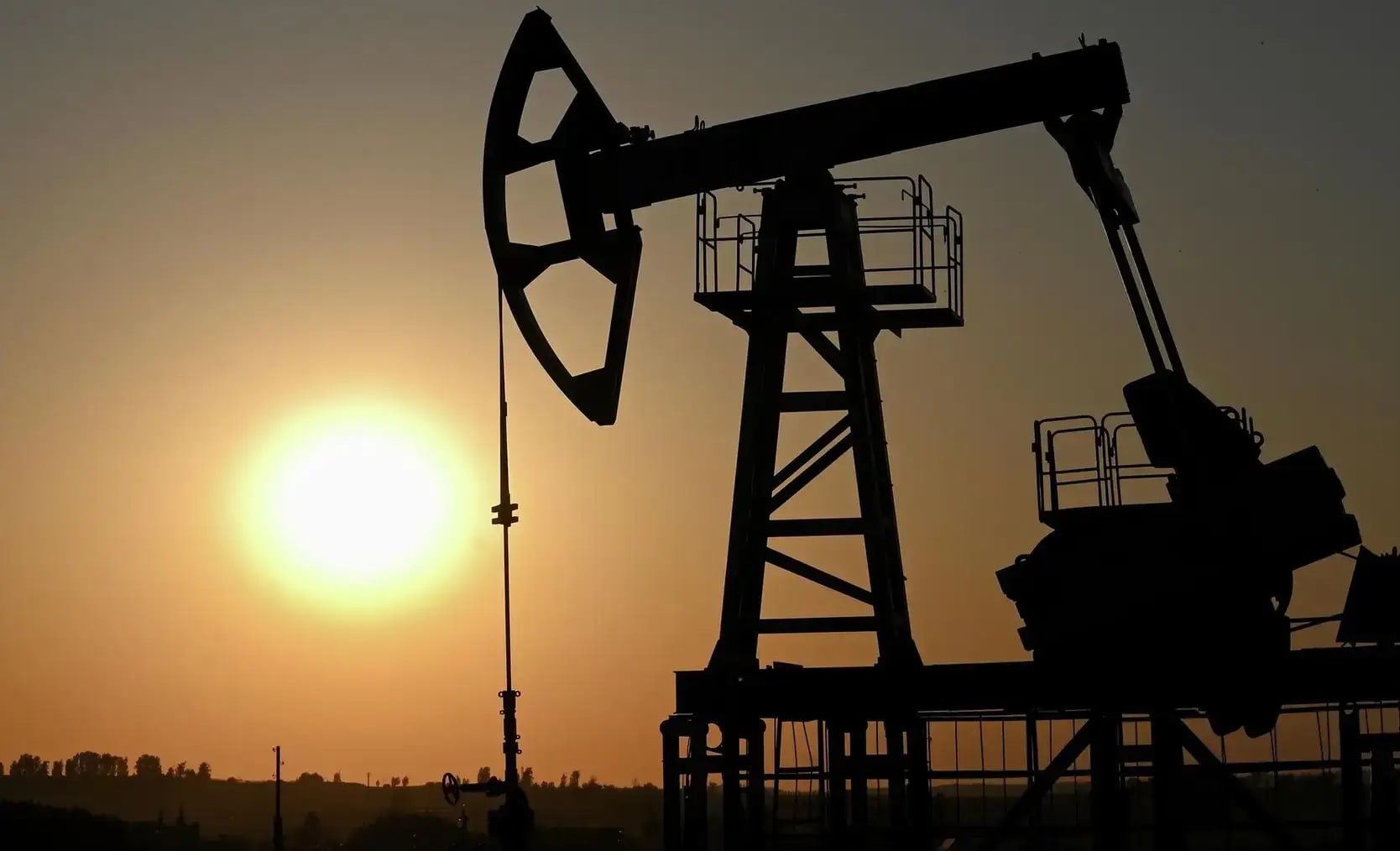 Производство нефтепродуктов в Кыргызстане выросло в 1,9 раза за 9 месяцев 2026 года