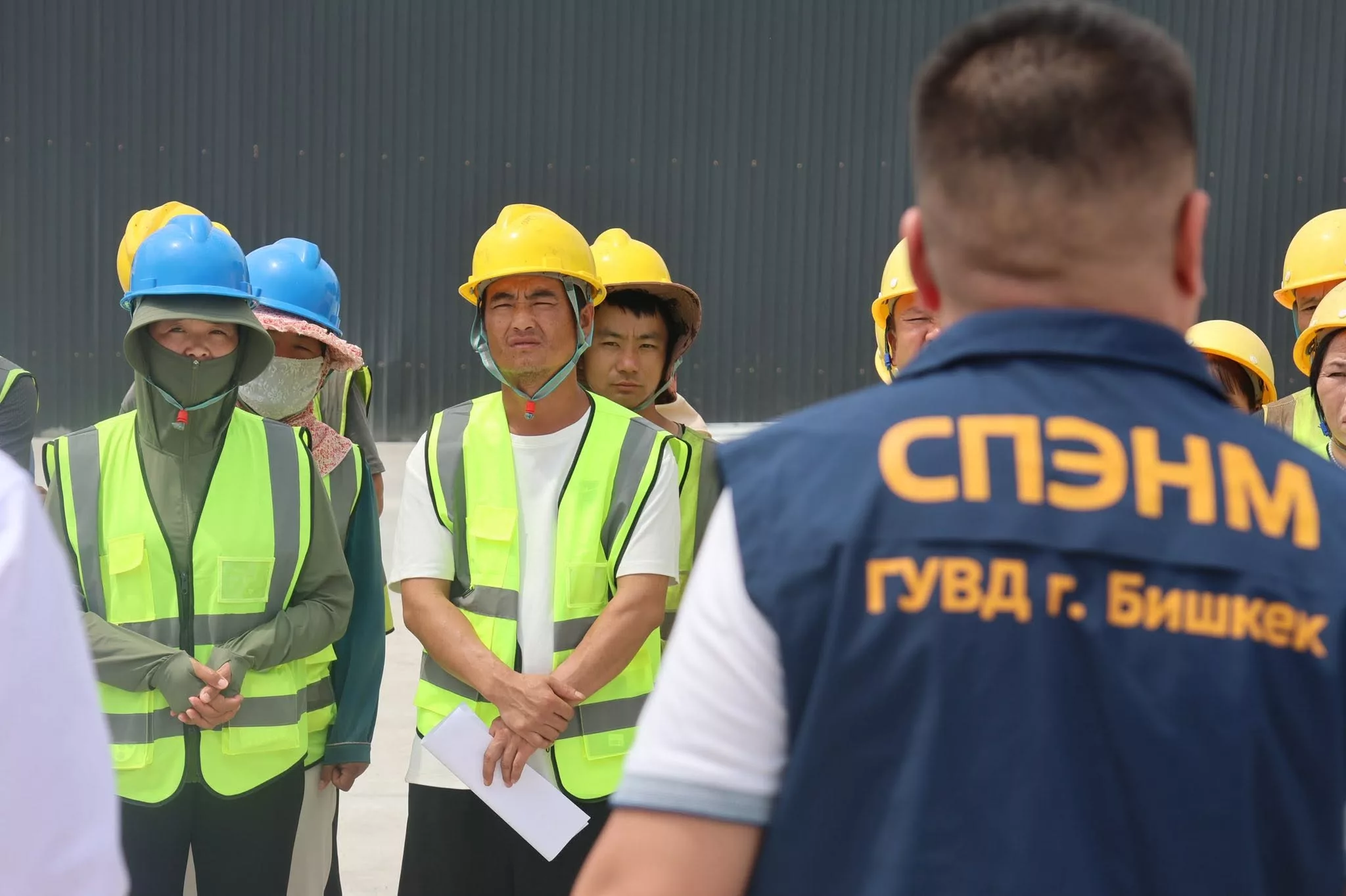 Милиция Бишкека 12 курулуш компаниясында профилактика иштерин жүргүздү
