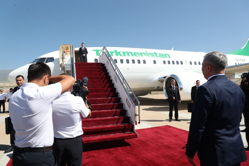 Түркмөнстандын Президенти Сердар Бердымухамедов Чолпон-Атага келди