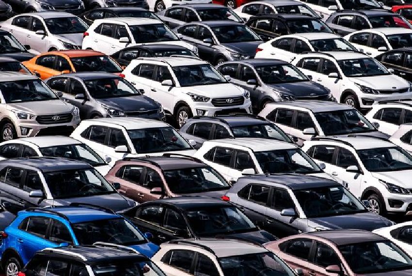 Кыргызстанда автоунааларга жана товарларга сарптоо өткөн жылга караганда көбөйдү