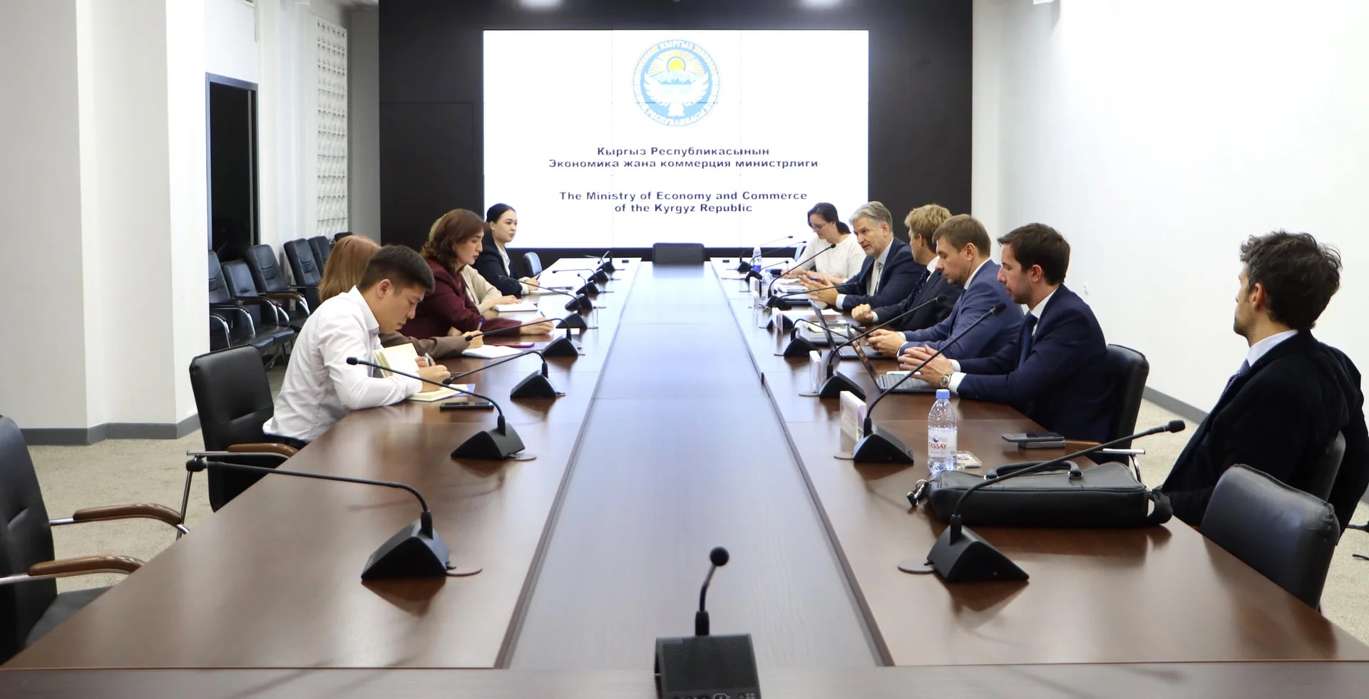 Кыргызстан жана Дүйнөлүк банк мамлекеттик ишканалардын натыйжалуулугун жогорулатуу боюнча талкуу жүргүштү