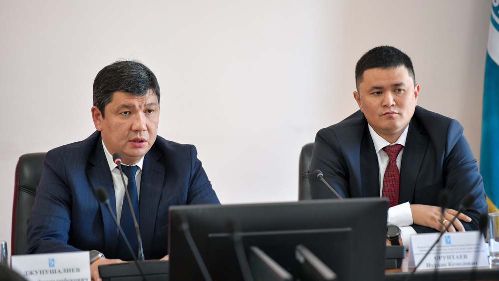 Депутат Дастан Бекешев раскритиковал руководство Бишкека и Минстрой за хаотичную застройку и проблемы с инфраструктурой