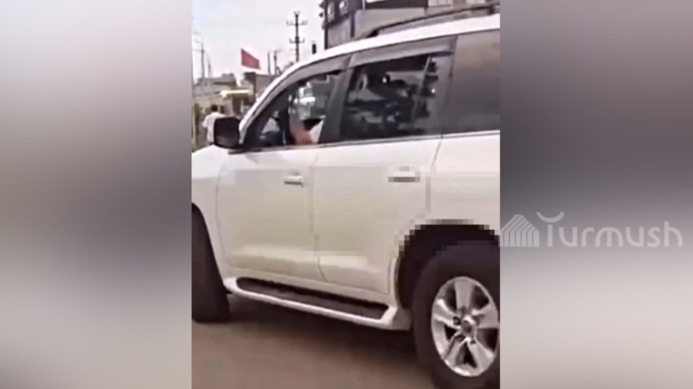 В Оше водителя авто спикера горкенеша оштрафовали за выезд на тротуар