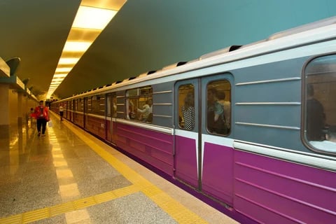 В Бакинском метрополитене стартовало разделение Зеленой и Красной линий