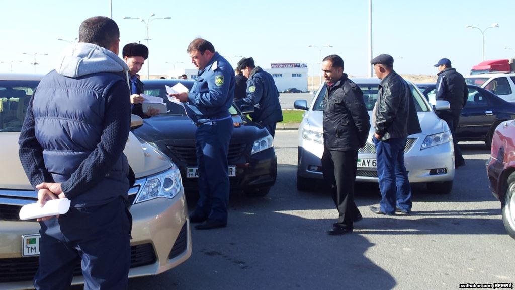 Туркманистанда коомдук тартип коргоочулар социал тармактардан жардам сураган видеолорду өчүрүүнү талап кылууда
