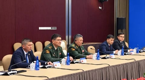 Кыргызстан и Китай обсудили укрепление оборонного сотрудничества на форуме в Пекине