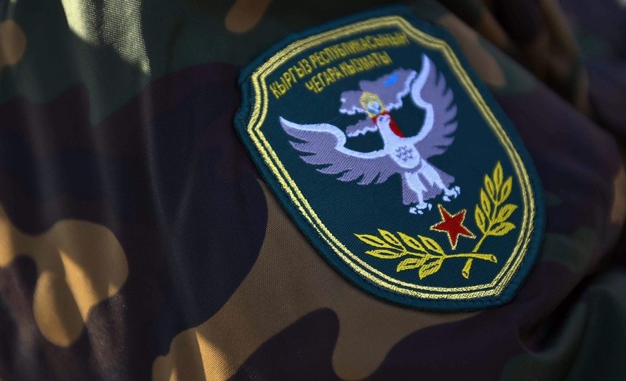 ГПСте аскер кызматчыларынын ортосунда чыр: челюстька сынык түшүп, тергөө башталды