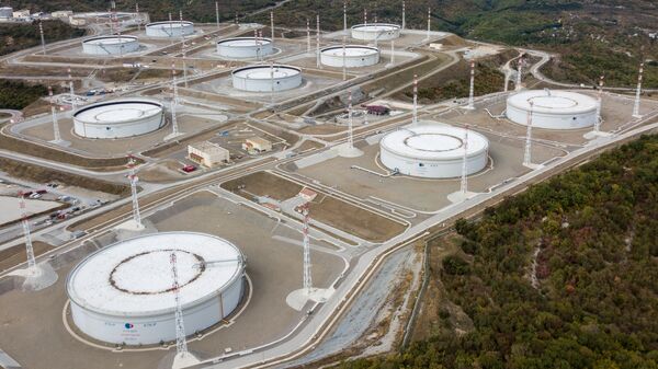 Кыргызстан планирует возведение нефтехранилищ для формирования стратегического резерва ГСМ