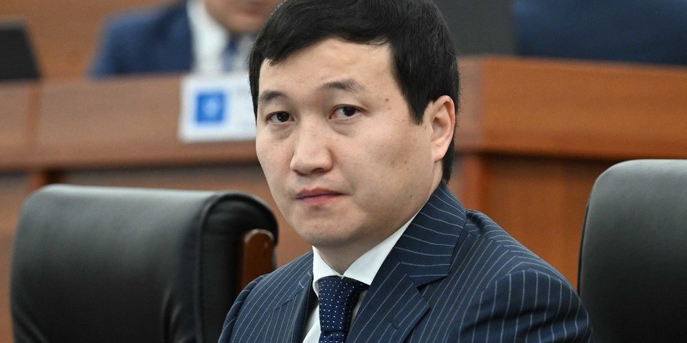 Депутат Самаков раскритиковал чиновников за неясное объяснение нового закона об аренде земли