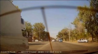 BMW врезался в төрт авто 7-апрель көчөсүндө Бишкекте