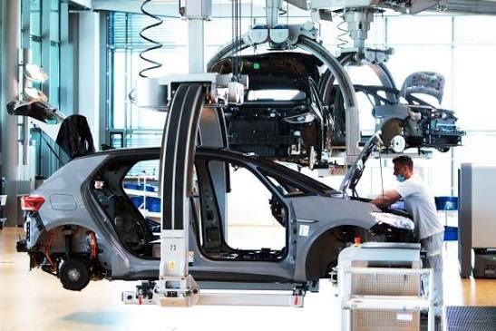 Германиянын өнөр жайы ай сайын 15 миң жумуш ордун жоготуп жатат