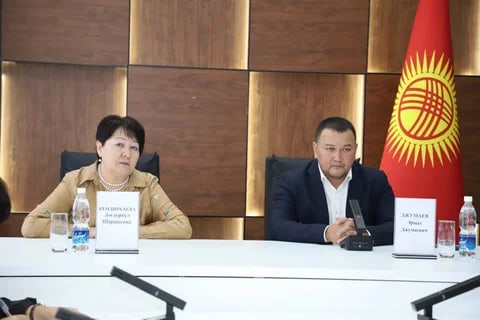 В Таласской области усилят подготовку учителей и обновят учебные материалы к учебному году