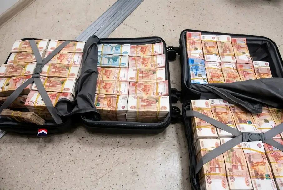 Махачкаладан Бишкекке мыйзамсыз 177 миллион рубль которууга аракет кылышты