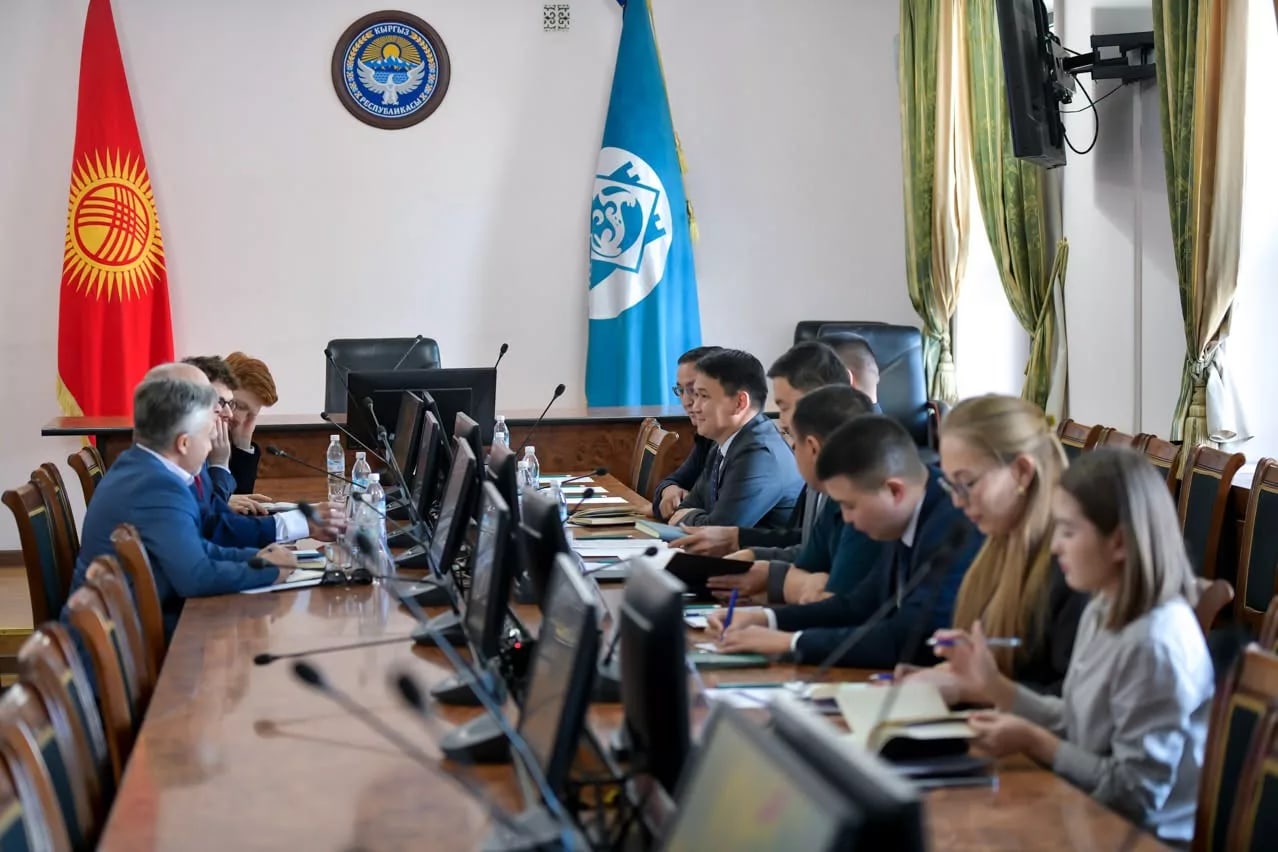 Бишкекте транспортту өнүктүрүү боюнча долбоорлор талкууланып жатат: трамвайдан метрого чейин