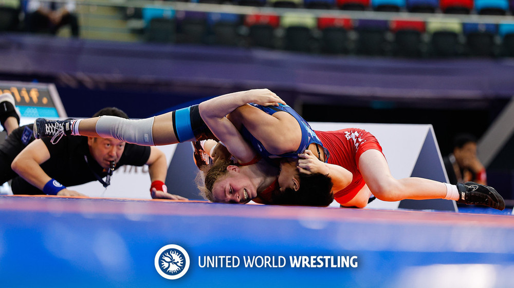 Аяна Асылбекова U-17 дүйнөлүк чемпионатында коло медаль үчүн күрөшөт