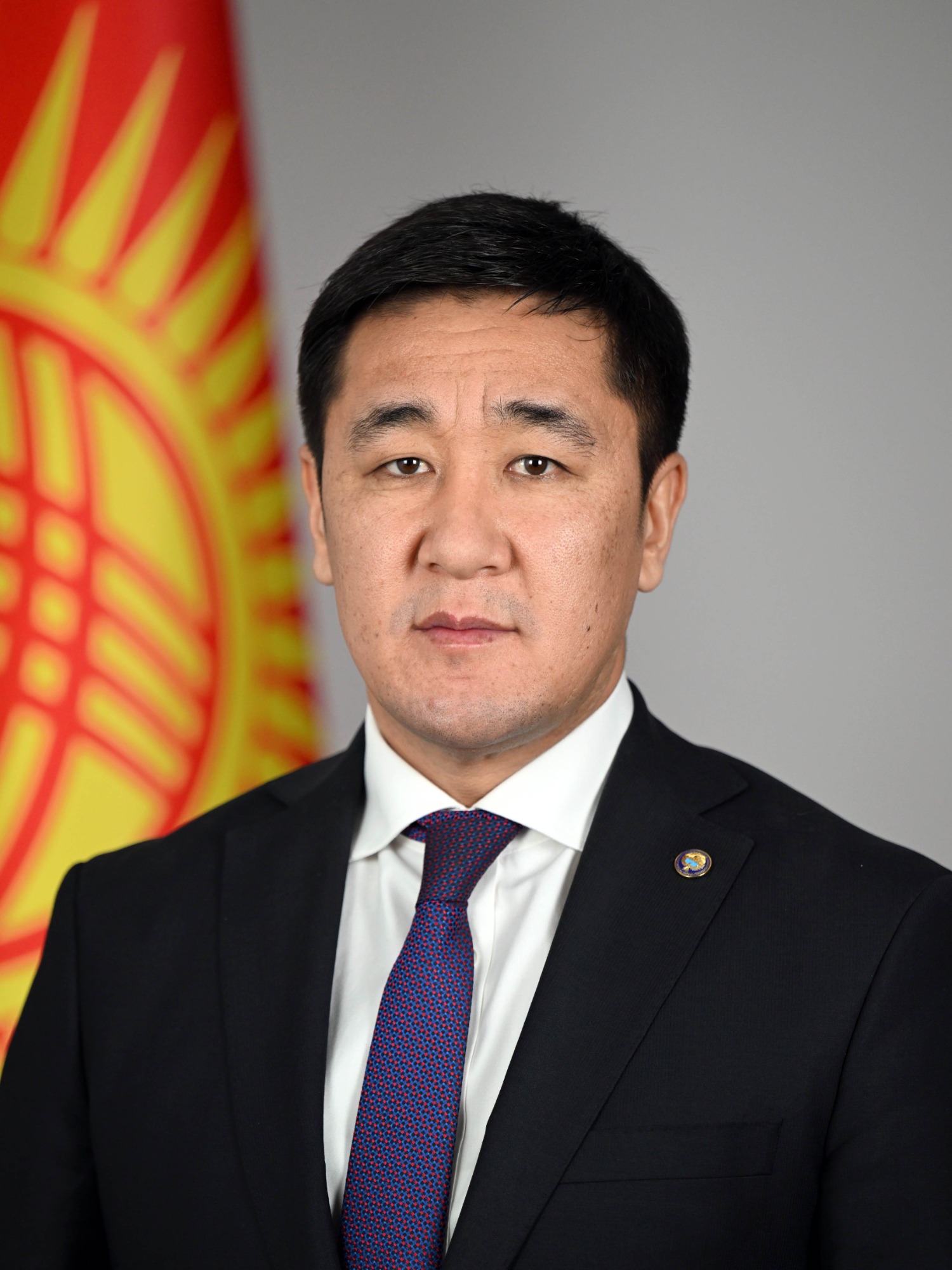 Президенттин администрациясы кыргызстандыктарга кайрылды: «Өлкөбүздү ардак менен көрсөтөлүк»