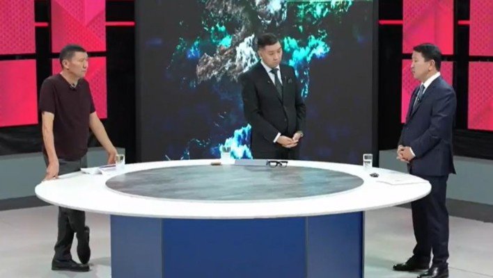 Мамлекеттик кызыкчылык, кустуризация жана атуу: Акунбеков менен Исаковдун талашы эмне жөнүндө болду