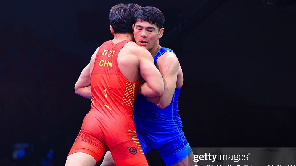 Начало молодежного чемпионата мира по спортивной борьбе: пять кыргызстанцев выступают в Лас-Вегасе