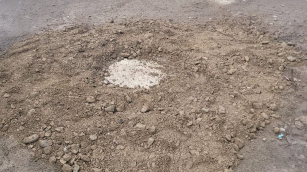 Нижняя Ала-Арча жашоочулары канализация куруунун кесепеттери боюнча жабырланууда: жол бүтпөй калган