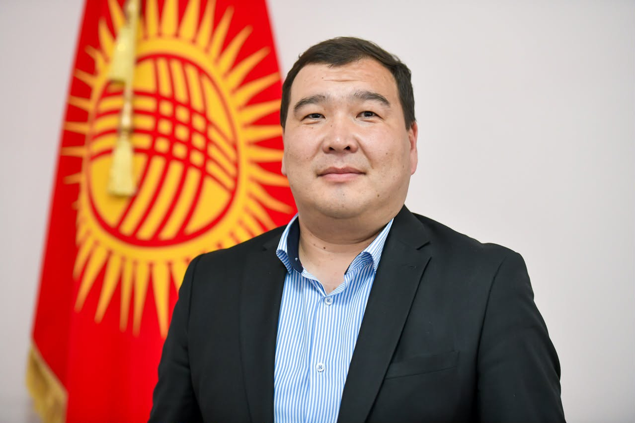 В Бишкеке назначен новый глава Свердловского района: Бакыт Караев принял пост