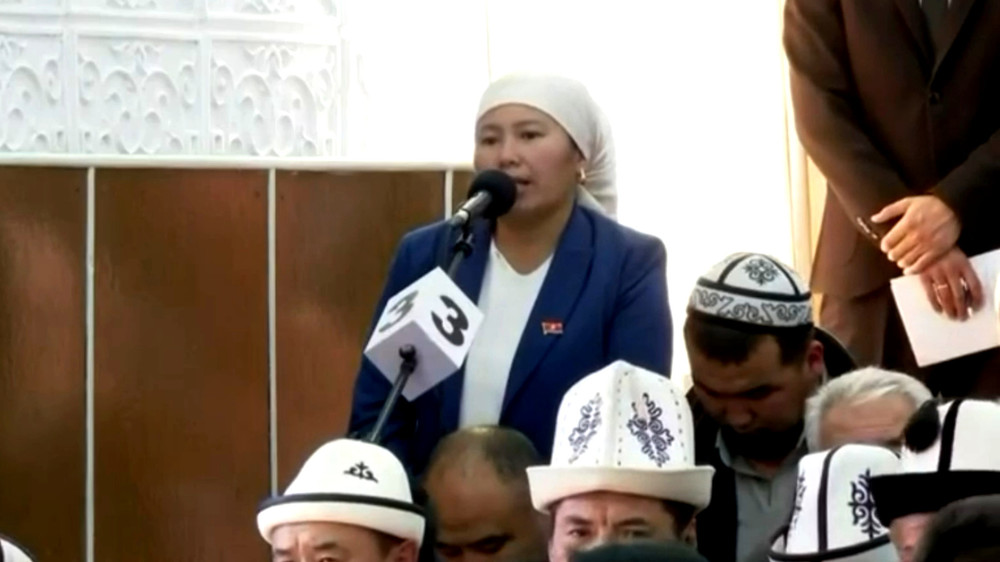 Баткен облусунун Өзгөрүш айылында бала бакчасы жоктугу маселеси Президенттин алдында көтөрүлгөн