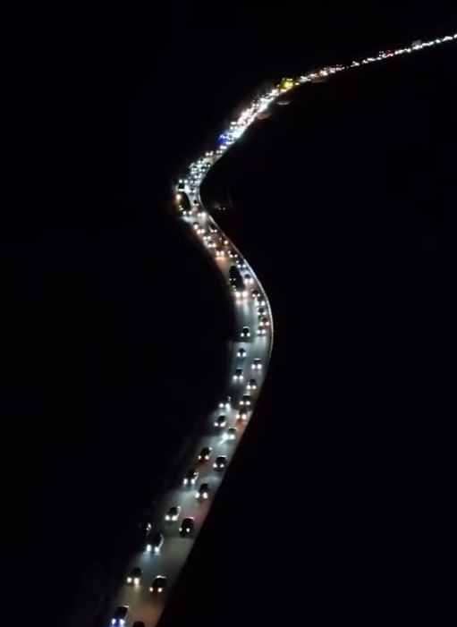 В Боомском ущелье образовались серьёзные пробки — кыргызстанцы публикуют видео