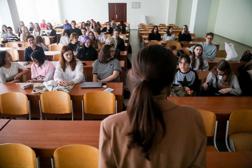 Кыргызстандагы чет элдик студенттерди кармаган агенттер жоопкерчиликке тартылат