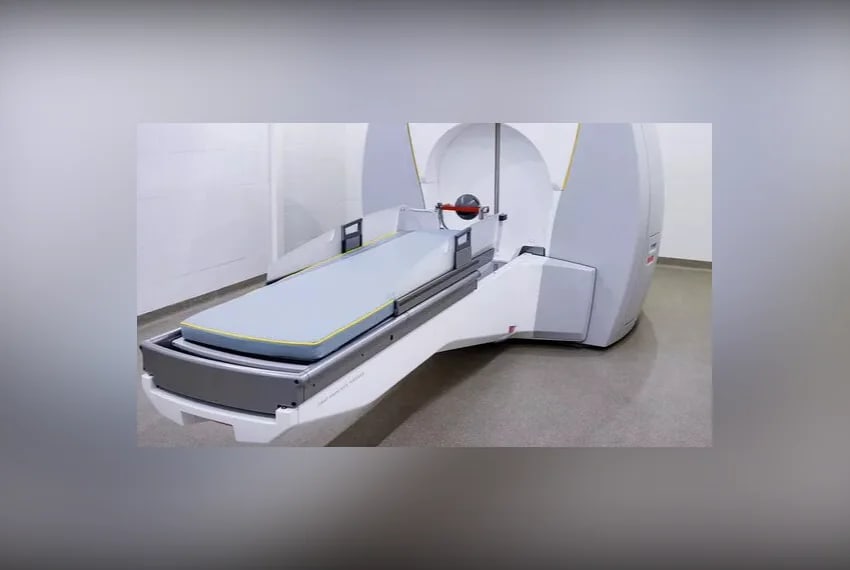 Кыргызстанда операциясыз мээ шишиктерин дарылоого «Гамма-нож» аппараты орнотулду