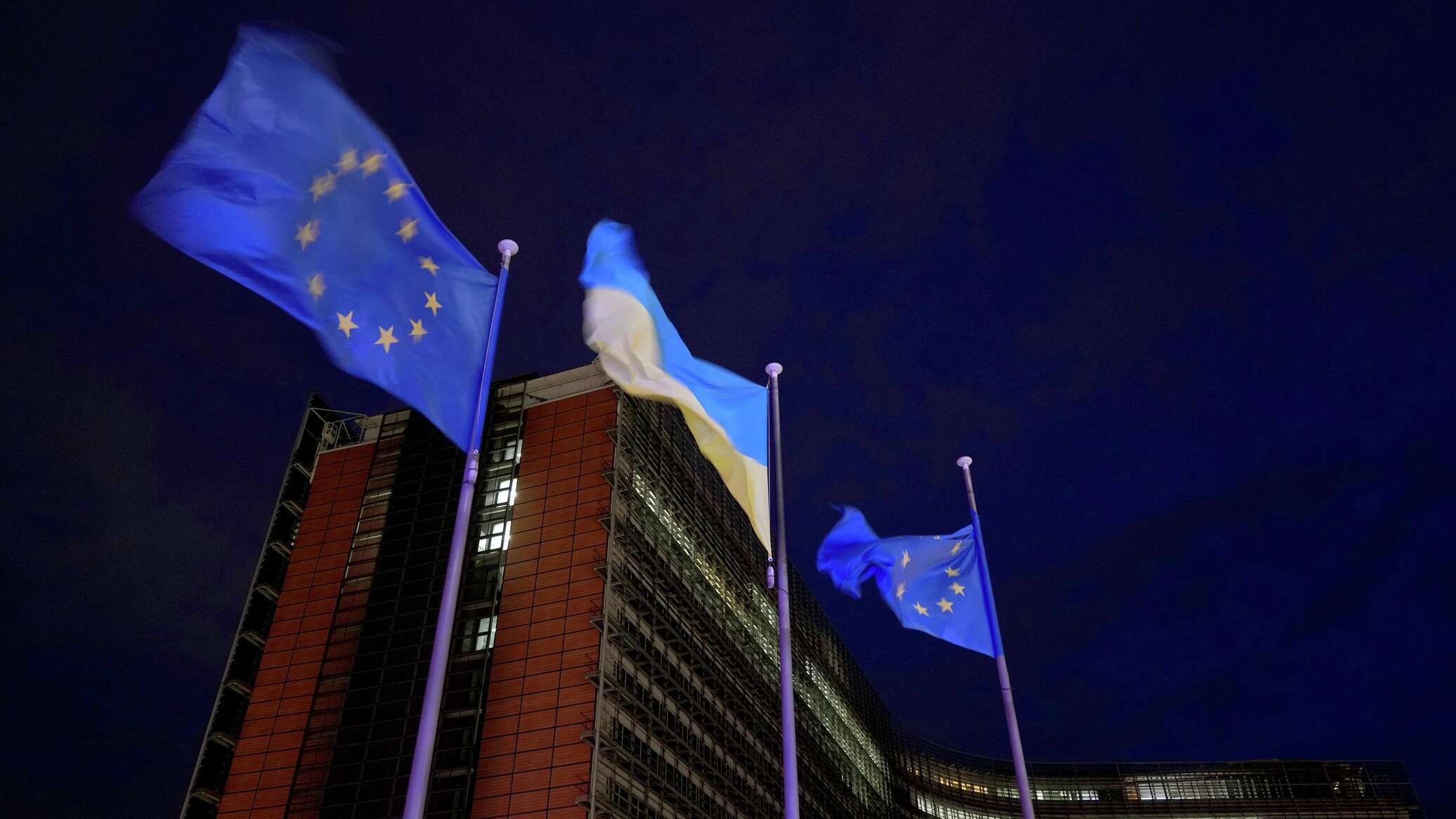 ЕС передал Украине 8 млрд евро доходов от замороженных российских активов