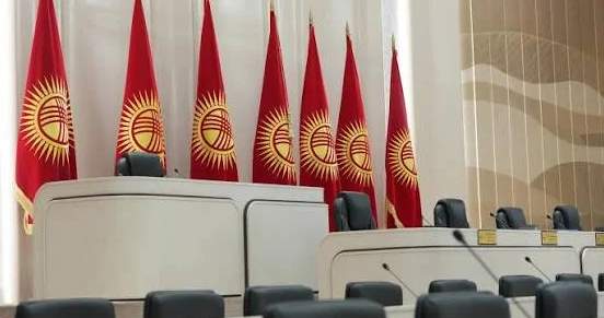 Жогорку Кенеш рассмотрит вопрос о дате президентских выборов 17 сентября