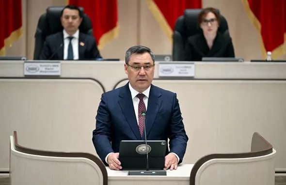 Садыр Жапаров выступил перед Жогорку Кенешем: успех страны требует консолидации власти