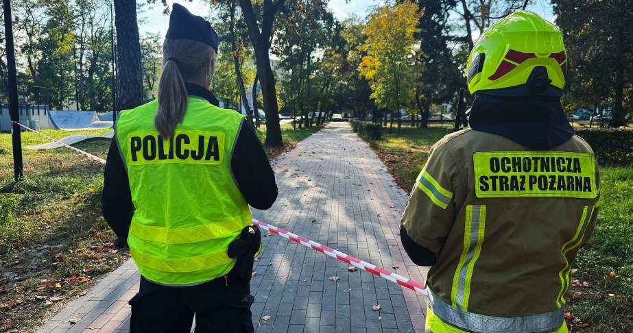 Польшада мектептерде куркуу жана кесилгич менен кол салышкан кишилерден кийин он өсүлүү кармалды