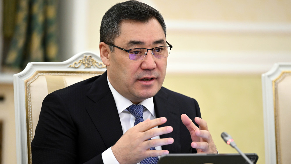 Садыр Жапаров Баткен жана Об[][] облуруна жумуш сапары менен барат