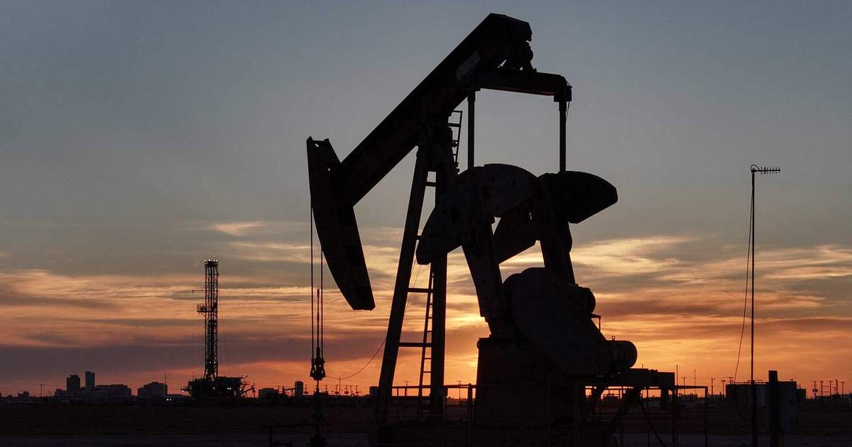 Мировые котировки нефти растут второй день подряд из-за геополитики