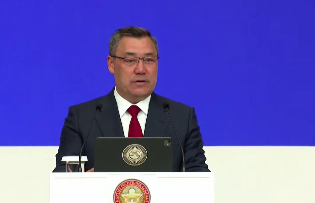 Садыр Жапаров призвал молодежь не повторять политические ошибки прошлых 35 лет