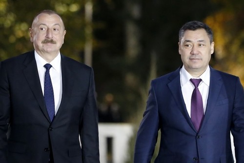Кыргызстан и Азербайджан подписали пакет двусторонних соглашений по экономике, транспорту и энергетике